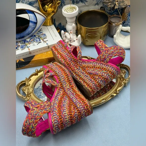 🆕 GIANNI BINI 🧿 NWOB Santi Woven Beaded Wedge Sandals, Rainbow Multi Sz US 6.5