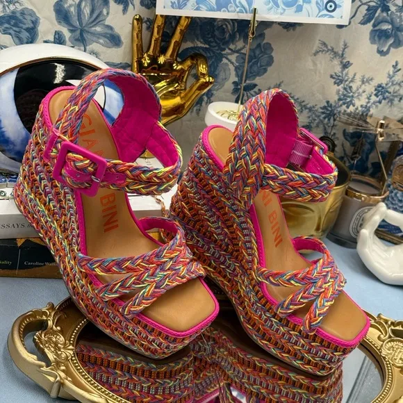 🆕 GIANNI BINI 🧿 NWOB Santi Woven Beaded Wedge Sandals, Rainbow Multi Sz US 6.5