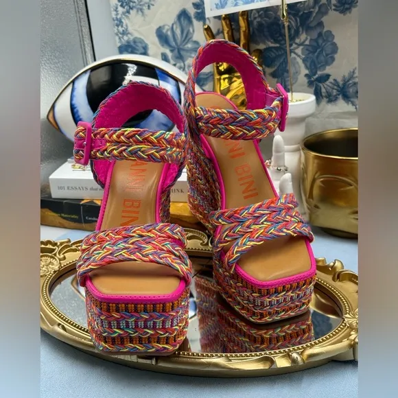 🆕 GIANNI BINI 🧿 NWOB Santi Woven Beaded Wedge Sandals, Rainbow Multi Sz US 6.5