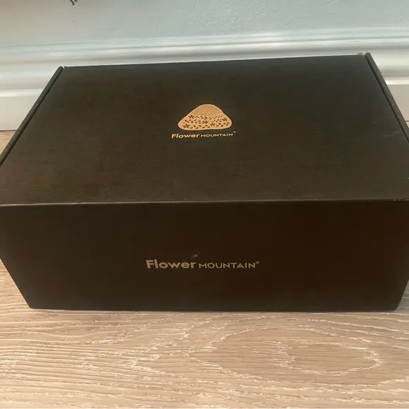 🌈 NIB Flower Mountain @ Anthropologie rainbow sole sneakers shoes sz 39 🌈