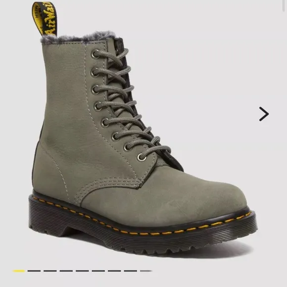 1460 SERENA FAUX FUR LINED NUBUCK LACE UP BOOTS. Grey. NWT.