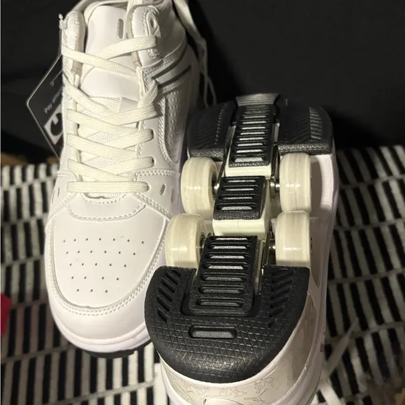 2-in-1 Roller Skates Shoes W/Retractable 4 Wheels &amp; Pop-Out Deformation Sneakers