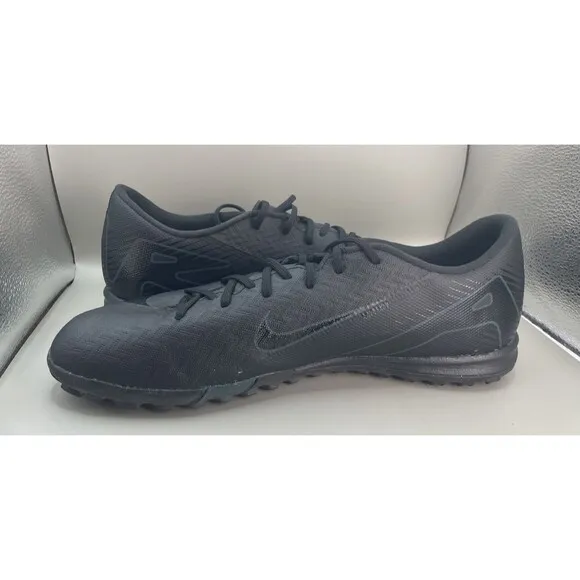 2024 Nike Mercurial Vapor 16 Academy Mens Size 11 Black Indoor Soccer FQ8449-002