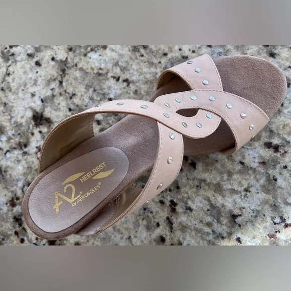 A2 by Aerosoles Heelrest Bisque Heeled Open Toe Slip On Sandals Size 9-1/2 M