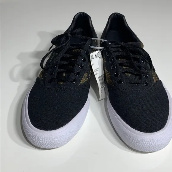 Adidas Canvas Skateboard camouflage low sneakers 10 new w tag men’s