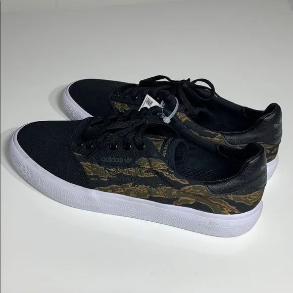 Adidas Canvas Skateboard camouflage low sneakers 10 new w tag men’s