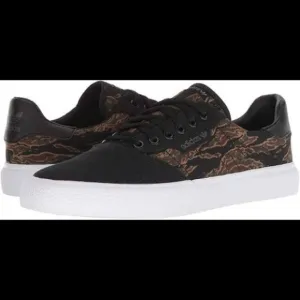 Adidas Canvas Skateboard camouflage low sneakers 10 new w tag men’s