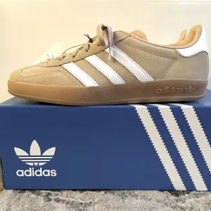 Adidas Gazelle Indoor Sneakers - Beige/White Sneakers - Women’s size 8M - NIB