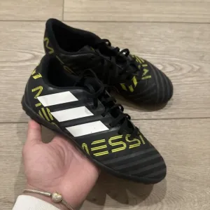 adidas Nemesis Messi 17.4 Indoor Soccer Shoes Mens /Youth 4.5 Black Turf CG2975