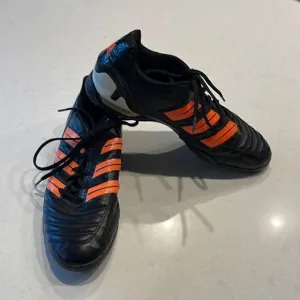 Adidas predator mens indoor soccer shoes size 10.5 good condition black orange.