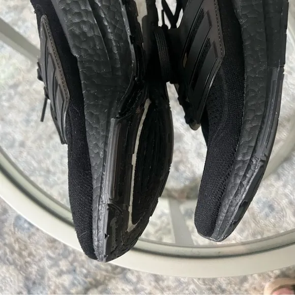ADIDAS UltraBoost 21 running shoe. Size 7.5 worn once