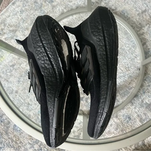 ADIDAS UltraBoost 21 running shoe. Size 7.5 worn once