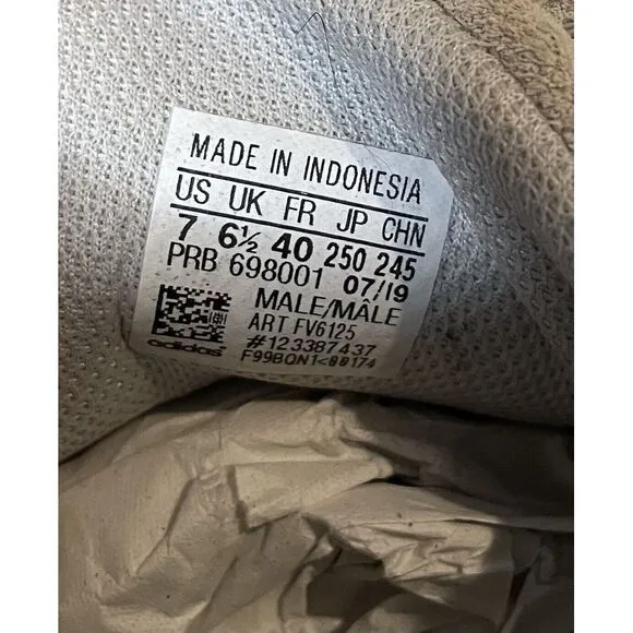 adidas Yeezy PowerPhase Quiet Grey - Size 7 men, size‎ 8.5 women W/box