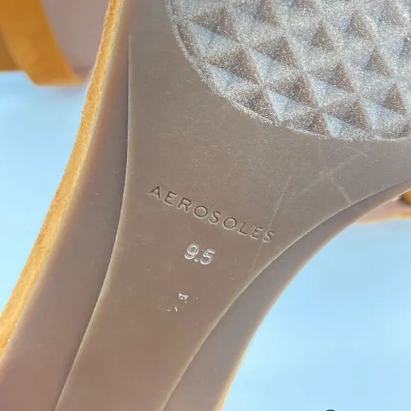 Aerosoles Lawrence Tan Faux Suede Women’s Buckle Block Heeled Sandal Size 9.5