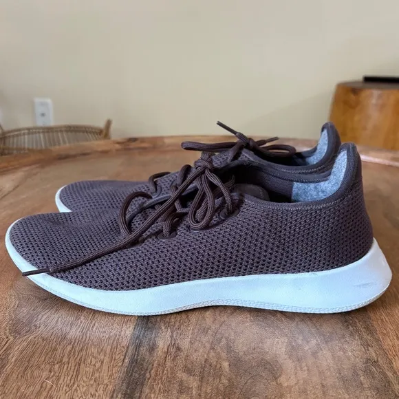 allbirds Lightweight Brown Tree Runners | Mens 10