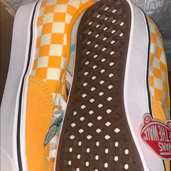 &gt;Ⓜ️COMFYCUSH  AUTHENTIC CHECKER ZINNIA(YELLOW) WHITE CANVAS SUEDE BRAND NEW VANS