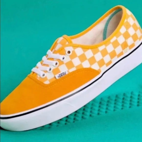 &gt;Ⓜ️COMFYCUSH  AUTHENTIC CHECKER ZINNIA(YELLOW) WHITE CANVAS SUEDE BRAND NEW VANS