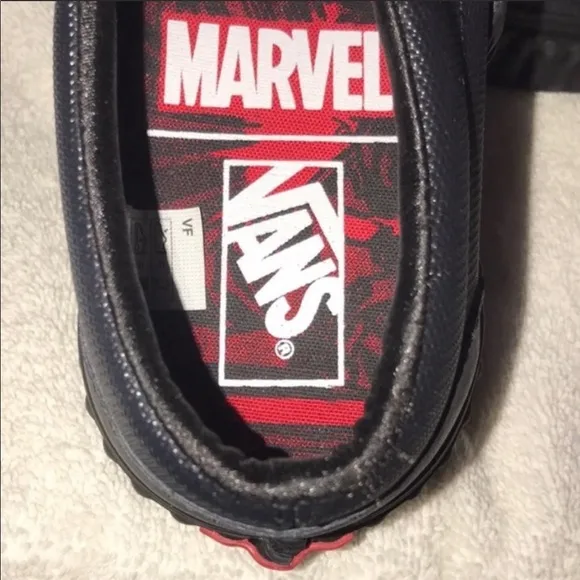 &gt;👩MARVEL AVENGERS BLACK WIDOW RED INSOLE CLASSIC SLIP-ON BRAND NEW VANS UNISEX