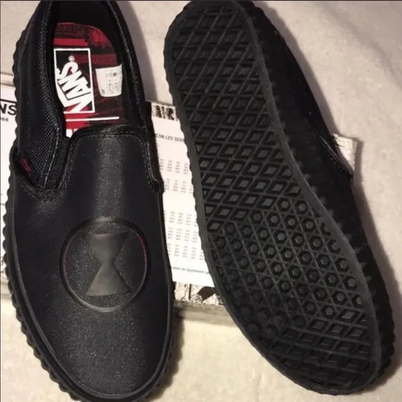 &gt;👩MARVEL AVENGERS BLACK WIDOW RED INSOLE CLASSIC SLIP-ON BRAND NEW VANS UNISEX