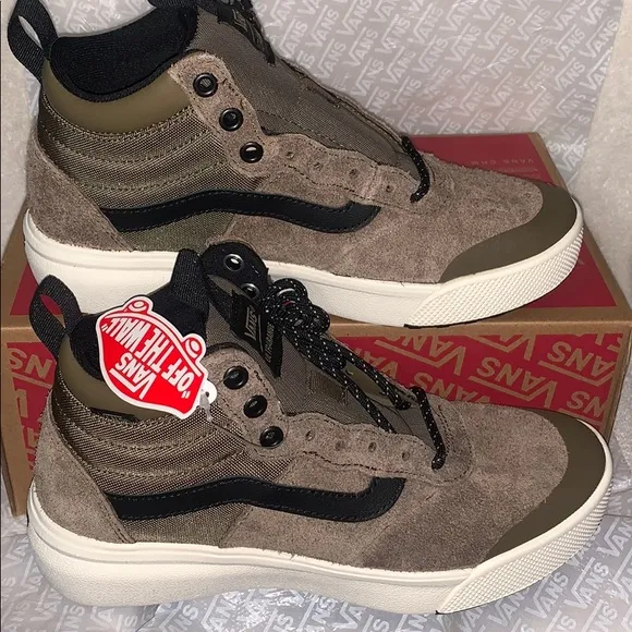 &gt;Ⓜ️ULTRARANGE HI TOP HAIRY SUEDE CUB/MARSHMALLOW ULTRA PADDED TONGUE BRAND🆕VANS