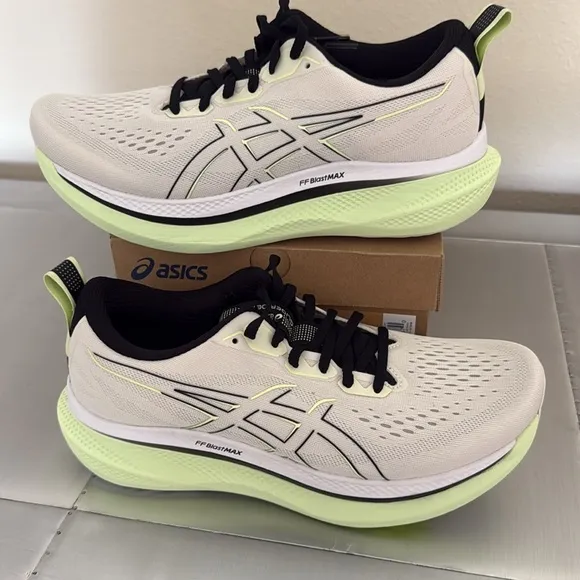 ASICS Men’s  Running Shoes  GLIDERIDE MAX size 9.5 NWT $170