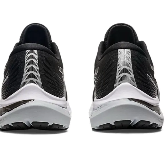 ASICS women’s GT2000 11 Black White lace up Running Shoes sneaker performance 11