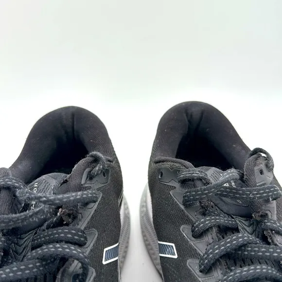 ASICS women’s GT2000 11 Black White lace up Running Shoes sneaker performance 11