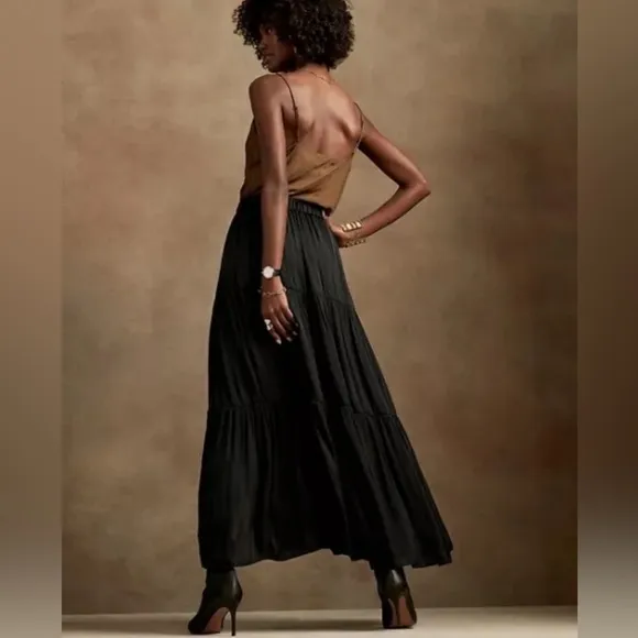 BANANA REPUBLIC Tiered Satin Skirt with Slit, Black, sizes XS and S