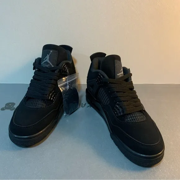 Black Cat 🐈‍⬛-Jordan Air Jordan 4 Man’s size 8
