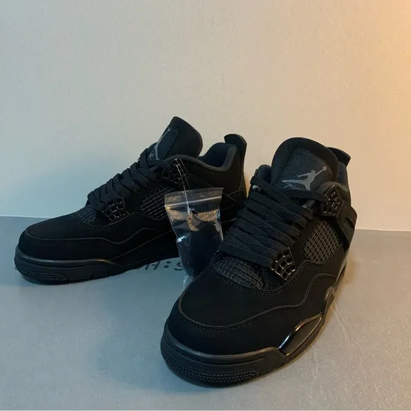 Black Cat 🐈‍⬛-Jordan Air Jordan 4 Man’s size 8