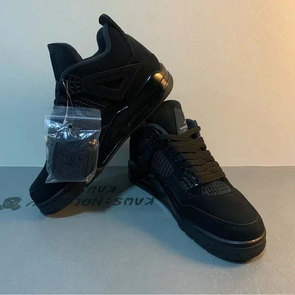 Black Cat 🐈‍⬛-Jordan Air Jordan 4 Man’s size 8
