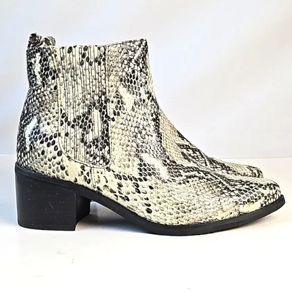 Blondo Elvina Waterproof Black Cream Snake Embossed Leather Ankle Bootie