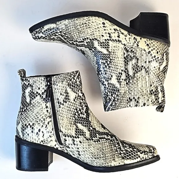 Blondo Elvina Waterproof Black Cream Snake Embossed Leather Ankle Bootie