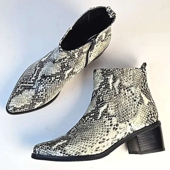 Blondo Elvina Waterproof Black Cream Snake Embossed Leather Ankle Bootie