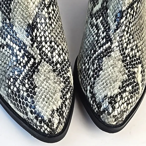 Blondo Elvina Waterproof Black Cream Snake Embossed Leather Ankle Bootie