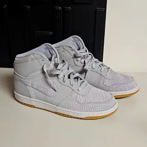 BN Nike High Lux Wolf Grey