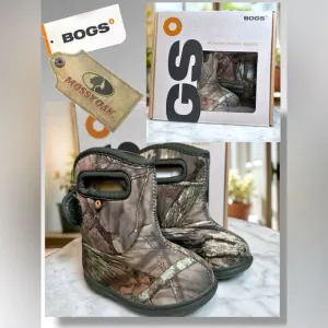 BOGS Mossy Oak Winter Snow WATERPROOF WASHABLE INSULATED Toddler Boots Size 4