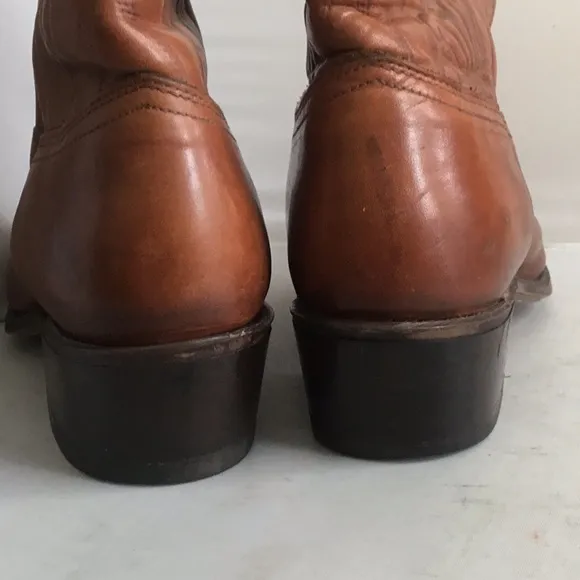 BOOTS FOR MEN.