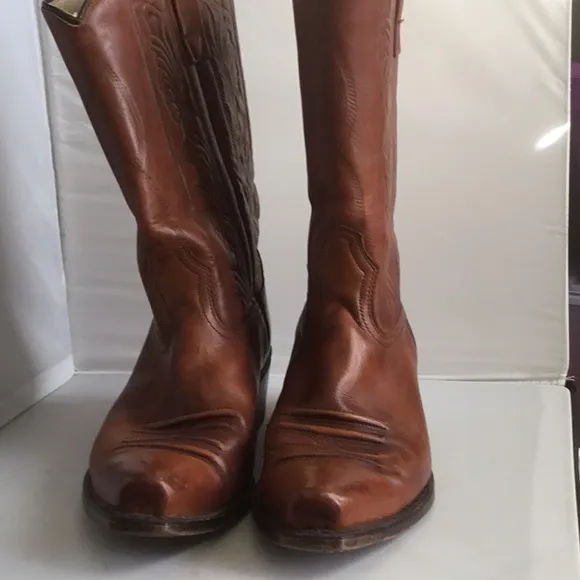 BOOTS FOR MEN.