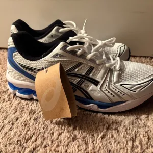 Brand New Men’s ASICS Gel-Kayano 14 – Size 12.5