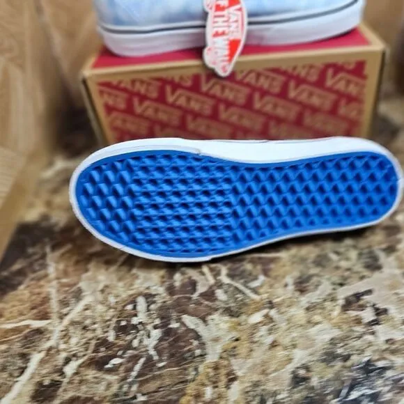 Brand New Vans women's Off The Wall skateboard blue palace shoes size 6.5.    03