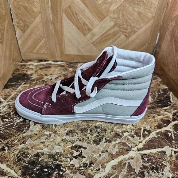 Brand New Vans women's Off The Wall skateboard fashion hi-top shoes size 9.5