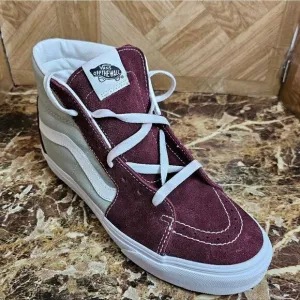 Brand New Vans women's Off The Wall skateboard fashion hi-top shoes size 9.5