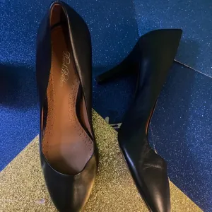 BROOKS BROTHERS BLACK LEATHER STILETTO HEEL Shoes LUX CLASSIC EUC