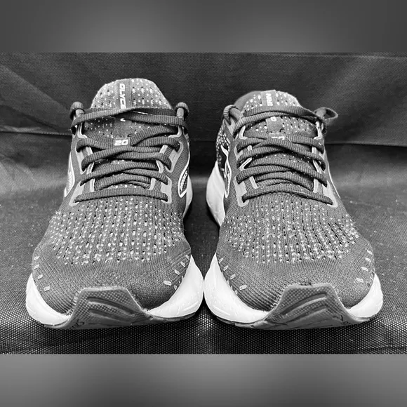 Brooks Glycerin 20 Women’s Running Shoes – Size 10.5 D Wide Black/Gray–Preowned