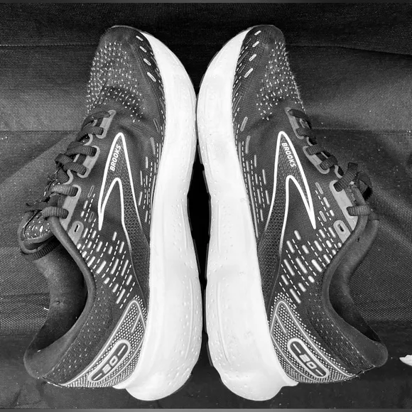 Brooks Glycerin 20 Women’s Running Shoes – Size 10.5 D Wide Black/Gray–Preowned