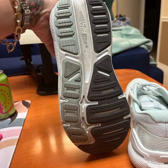 Brooks Men’s Ghost Max Running Shoes – Size 7.5 Medium Skylight/Cloud Blue – EUC