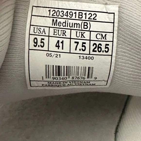 Brooks Signal 3 Women’s Running Shoes White Pink Size 9.5 B New 1203491B122