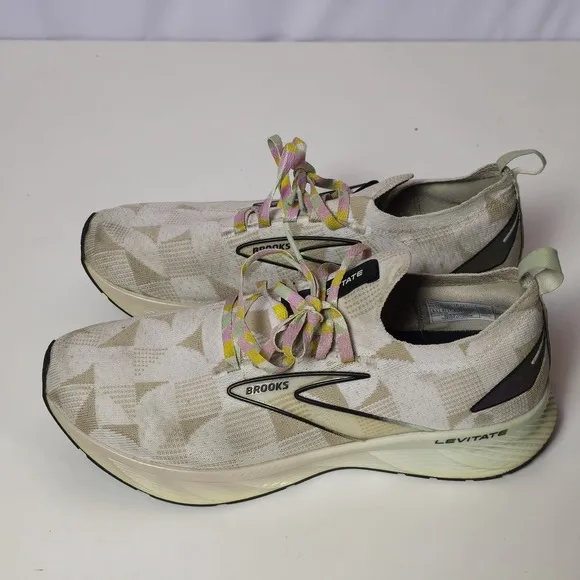 Brooks Womens Levitate SF 6 LE 1203851B141 White Multi Running Shoes Size 9.5 B