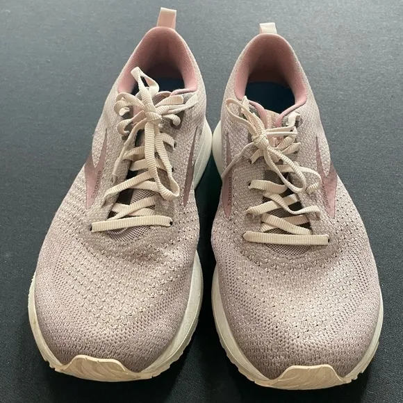 Brooks Women's Revel 4 Running Shoes size 9.5